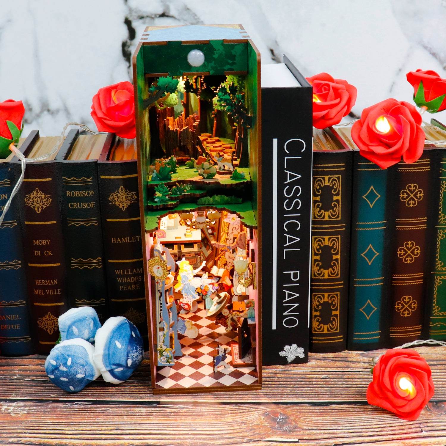 BOOK NOOK - ALICE IN WONDERLAND