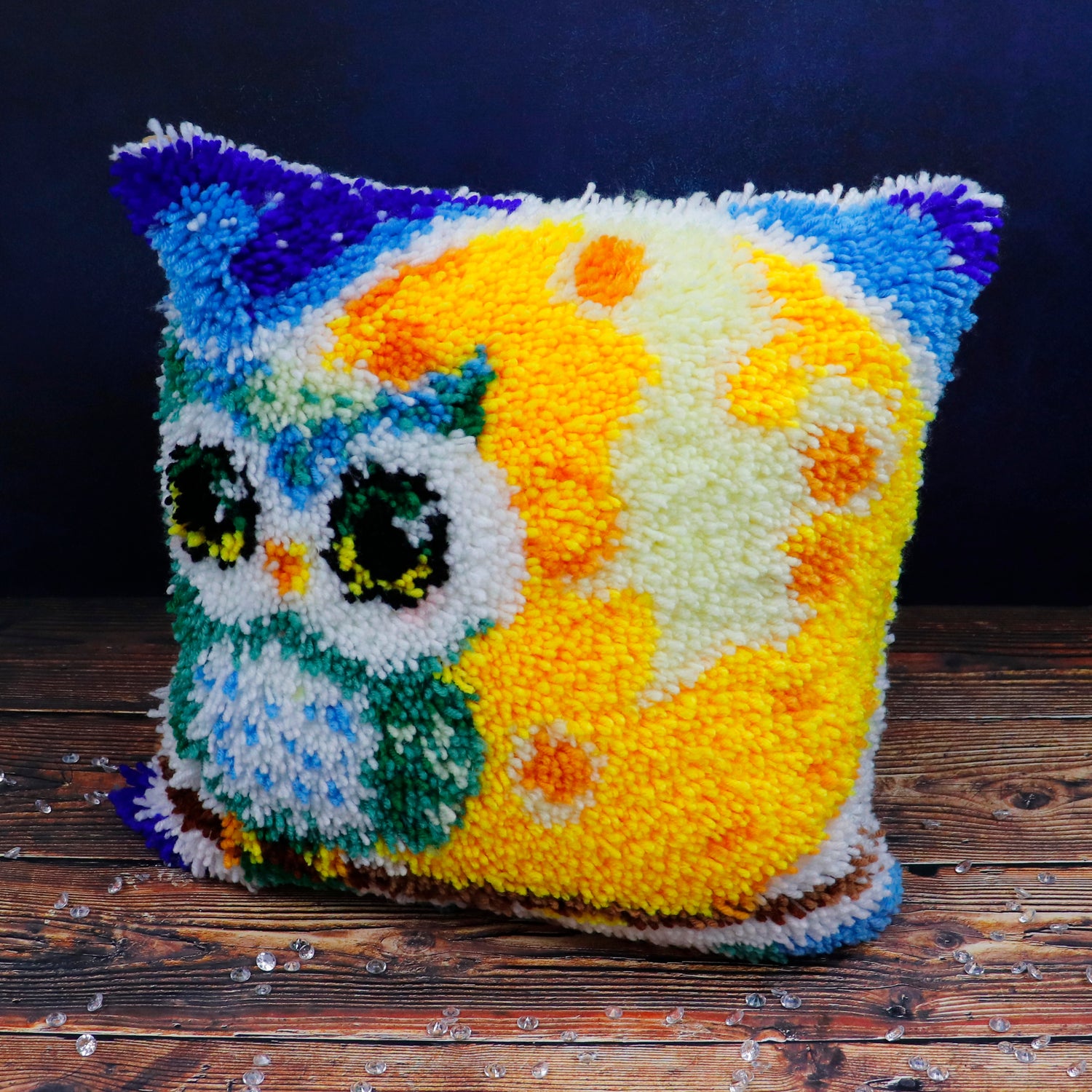 Latch Hook - Throw Pillow Cover Kit - OWL