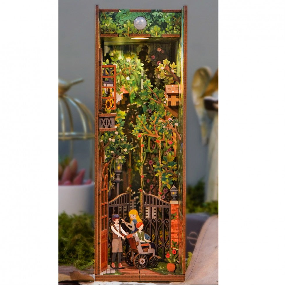 BOOK NOOK - THE SECRET GARDEN