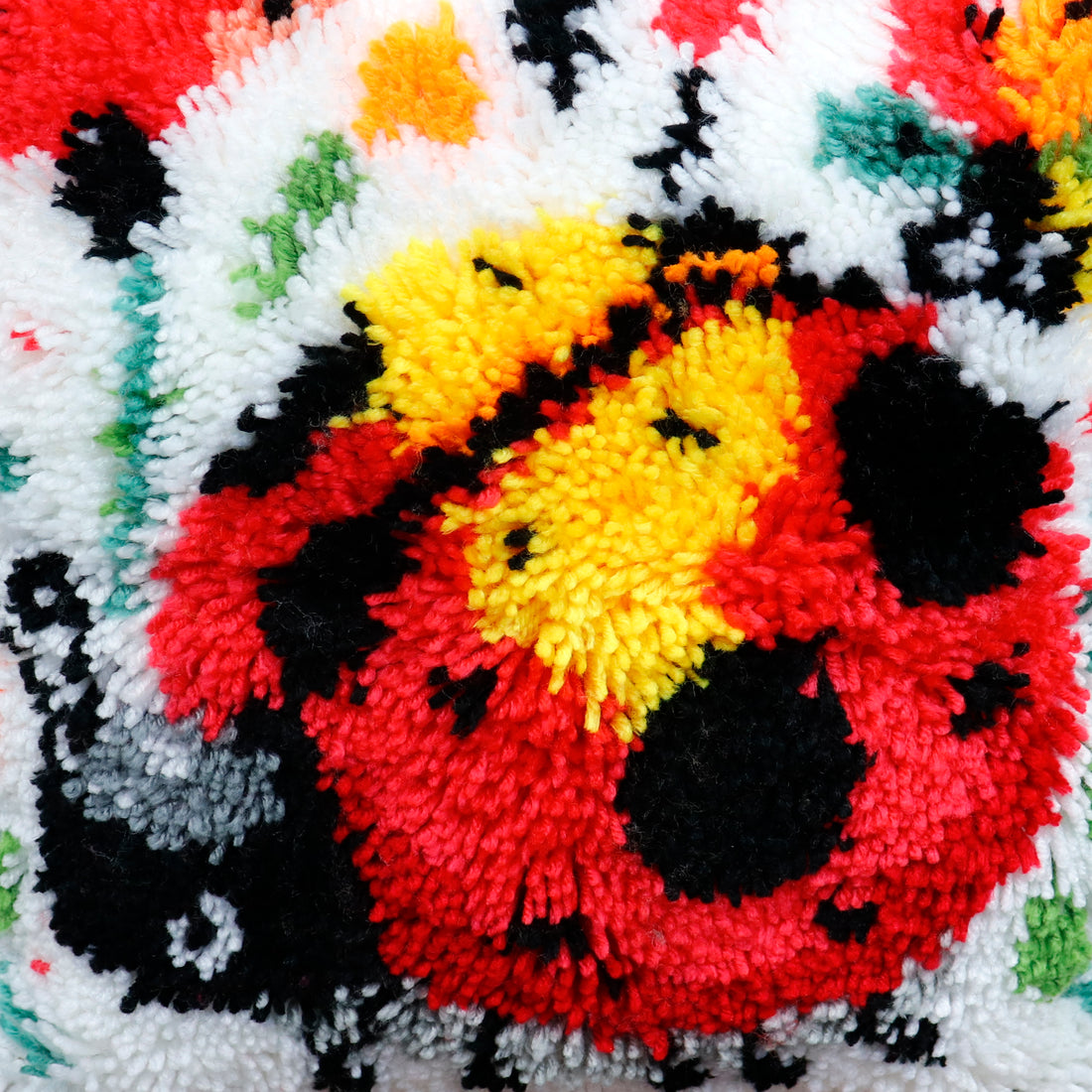 Points noués - Housse de coussin - COCCINELLE
